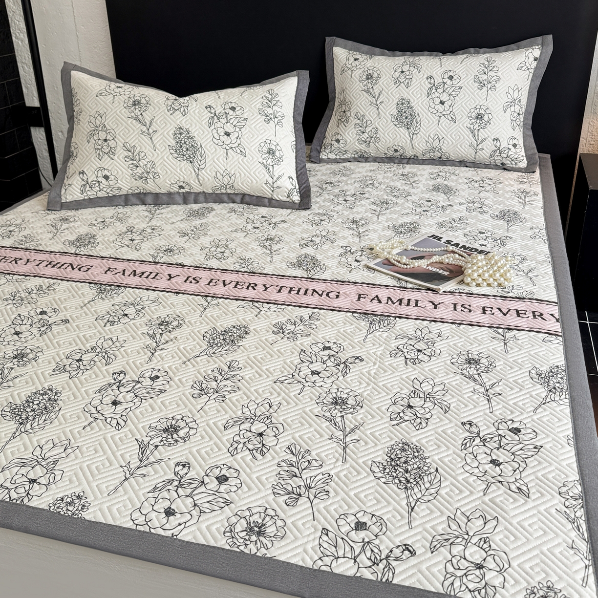 91家纺网 家纺一手货源 找家纺 简宜家居（朝初家纺） 2025春夏新款全棉纯棉老粗布床单绗缝凉席席子 床褥 薄垫子 一席多用绮梦花影-粉