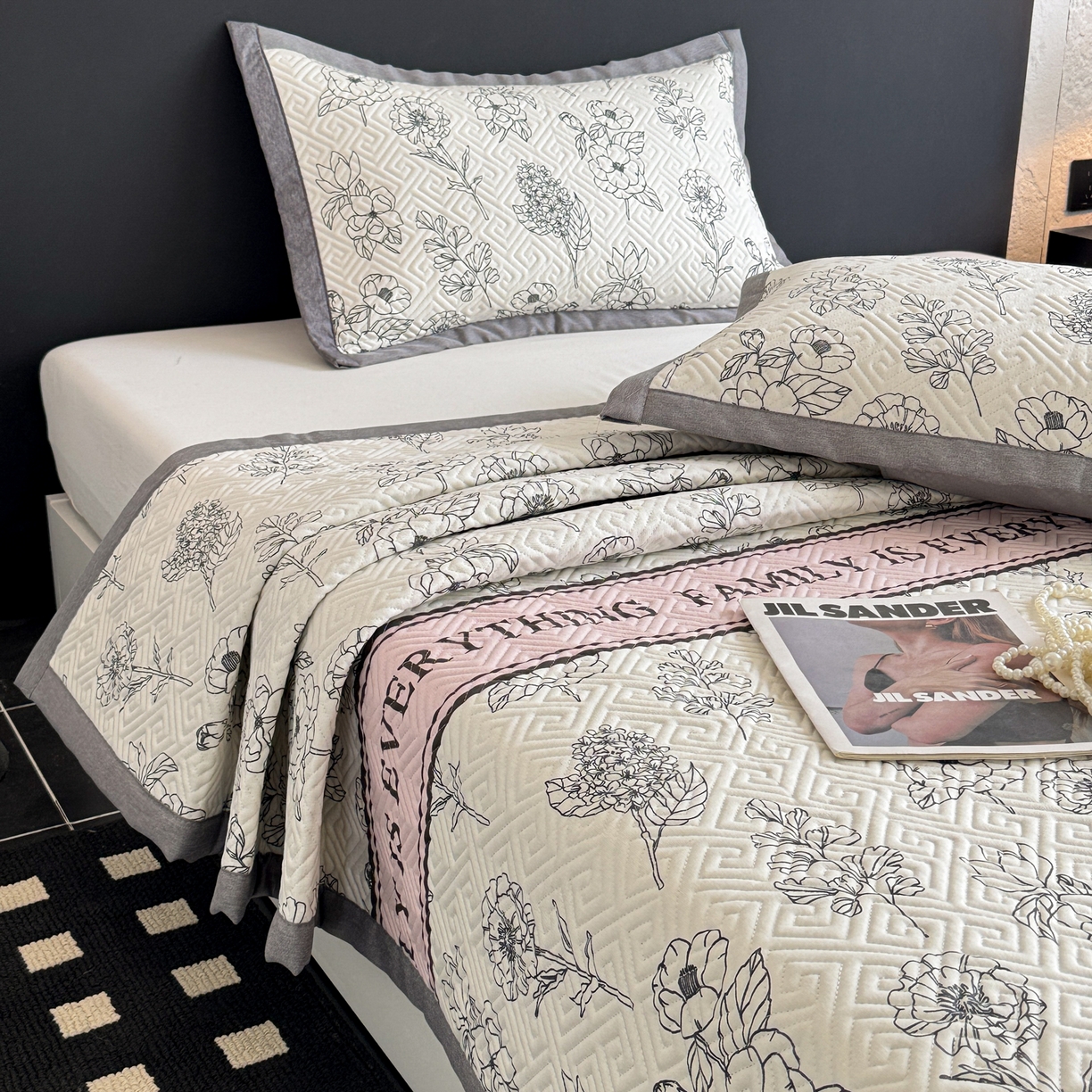 91家纺网 家纺一手货源 找家纺 简宜家居（朝初家纺） 2025春夏新款全棉纯棉老粗布床单绗缝凉席席子 床褥 薄垫子 一席多用绮梦花影-粉