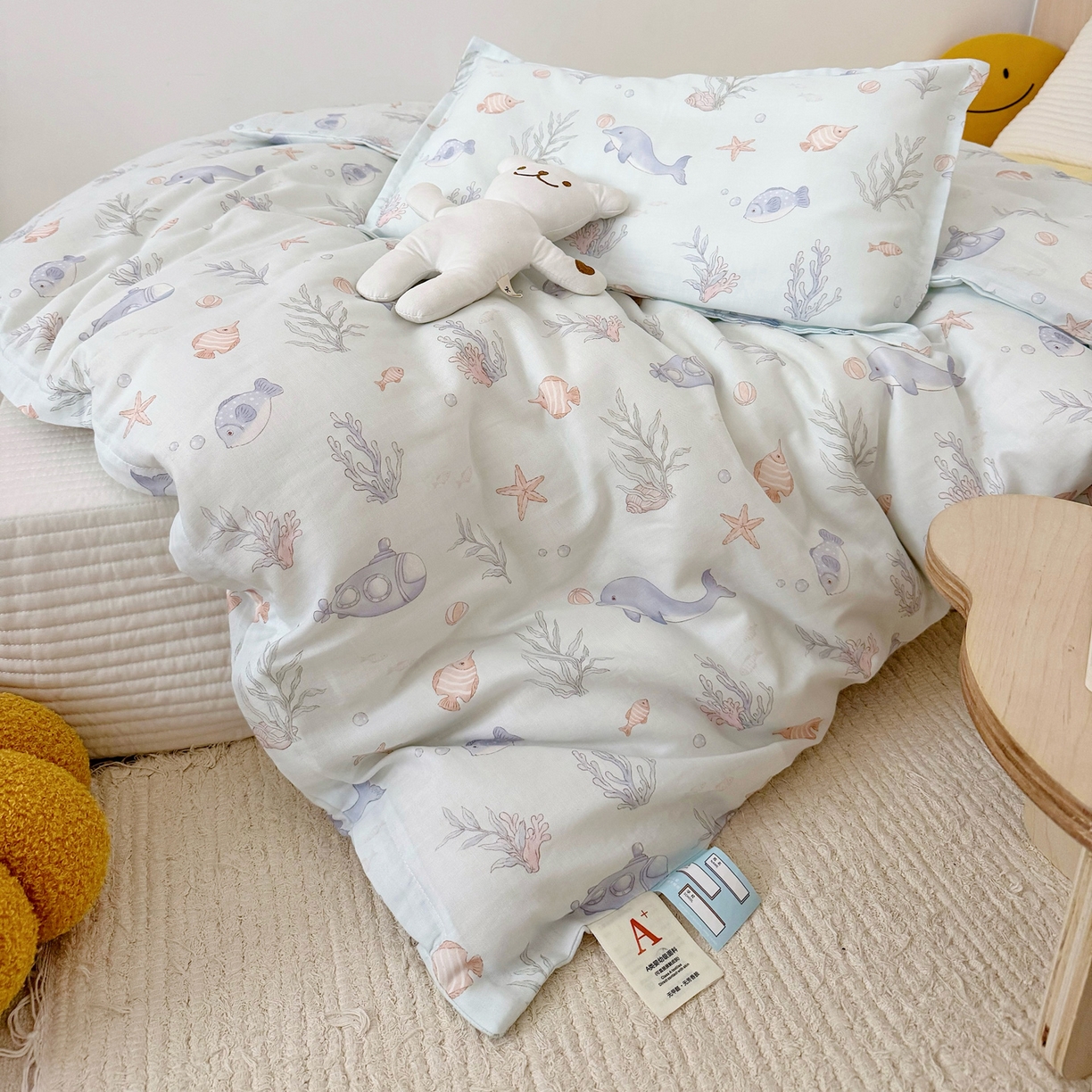 91家纺网 家纺一手货源 找家纺 2025新款全棉26℃有氧双层纱幼儿园多件套 海底世界