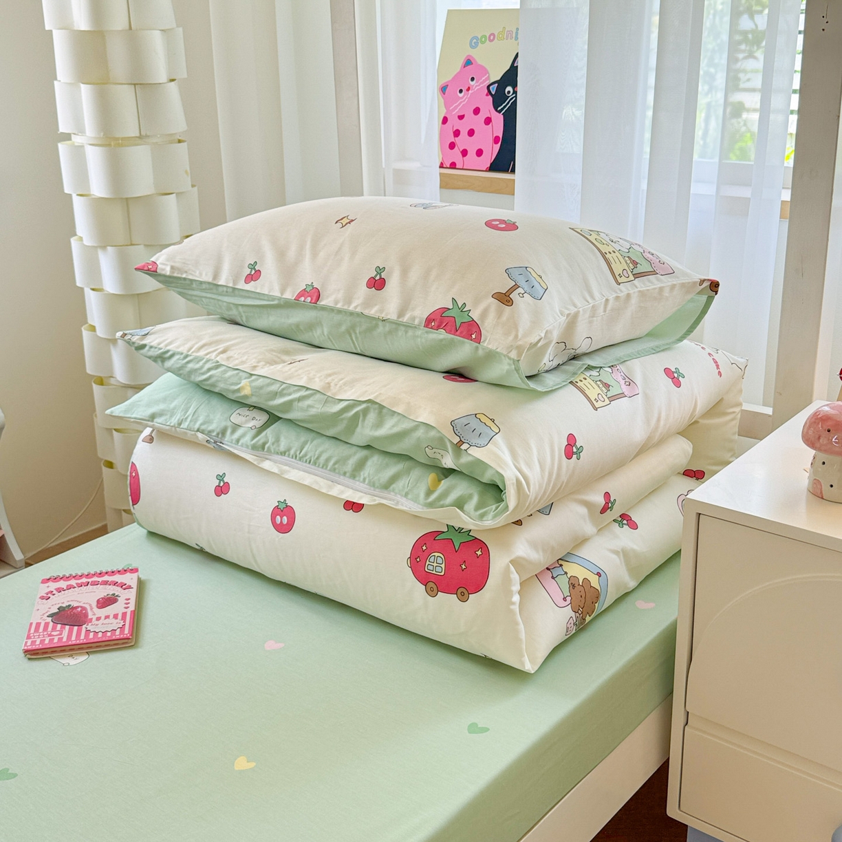 91家纺网 家纺一手货源 找家纺 慕尚家纺 2025新款13070全棉学生季全棉学生床三件套 草莓小樱桃