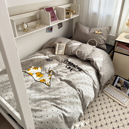 91家纺网 家纺一手货源 找家纺 （总）2025新款 985学姐推荐新款学生季宿舍可爱水洗棉毛巾绣四件套