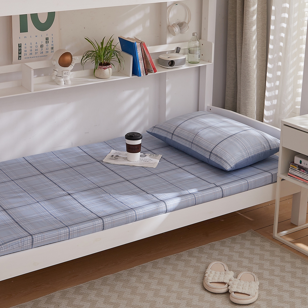 91家纺网 家纺一手货源 找家纺 DoDo 兜兜 2025新款全棉纯棉小清新卡通条格学生宿舍系列单品床笠 阿曼多A版