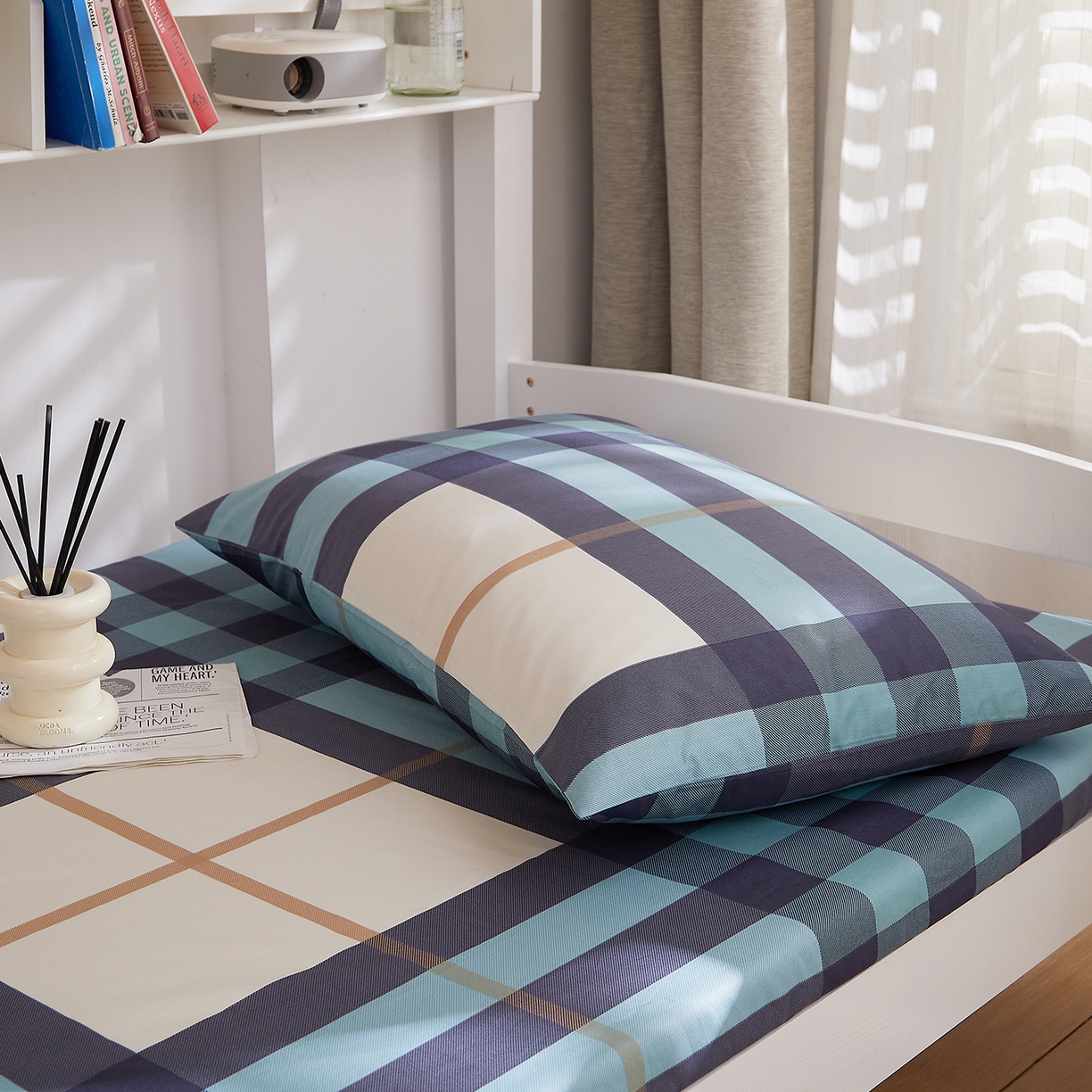 91家纺网 家纺一手货源 找家纺 DoDo 兜兜 2025新款全棉纯棉小清新卡通条格学生宿舍系列单品床笠 畅想未来A版