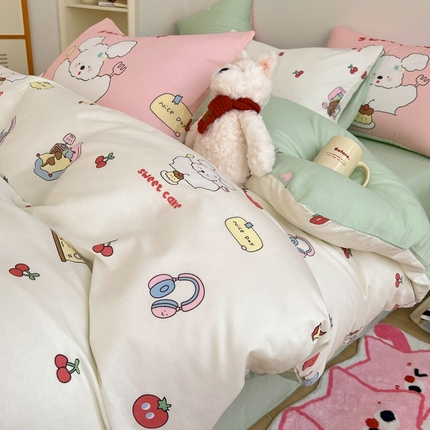 91家纺网 家纺一手货源 找家纺 桃喜 2025新款6月开学季全棉混搭枕套13070学生三件套四件套 番茄小狗