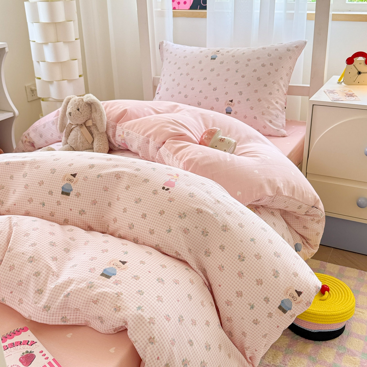 91家纺网 家纺一手货源 找家纺 慕尚家纺 2025新款13070全棉学生季全棉学生床三件套 粉格花