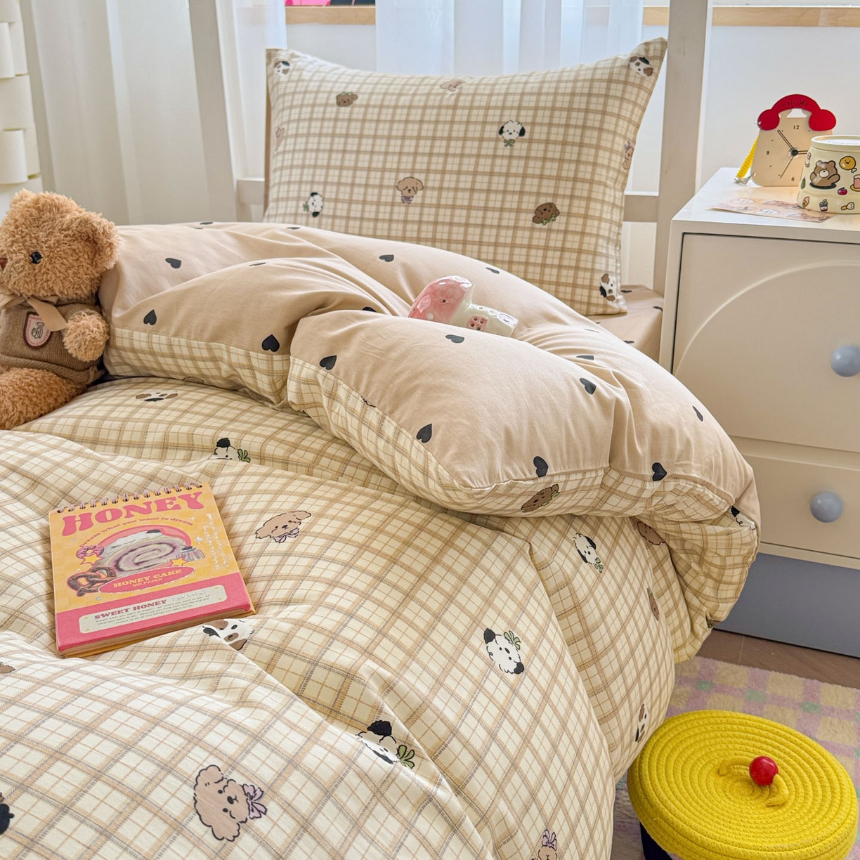 91家纺网 家纺一手货源 找家纺 慕尚家纺 2025新款13070全棉学生季全棉学生床三件套 咖格狗狗