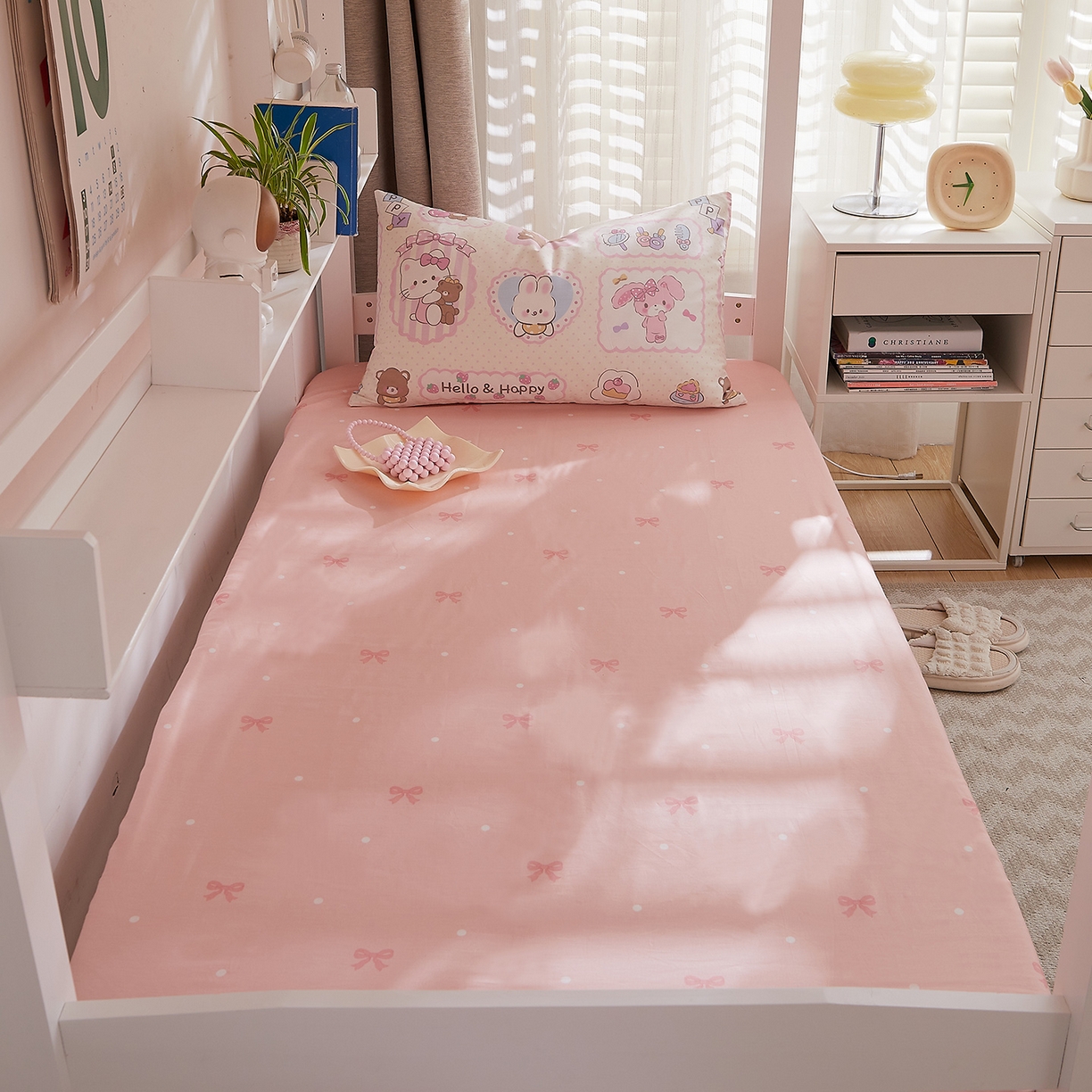 91家纺网 家纺一手货源 找家纺 DoDo 兜兜 2025新款全棉纯棉小清新卡通条格学生宿舍系列单品床笠 粉粉猫B版