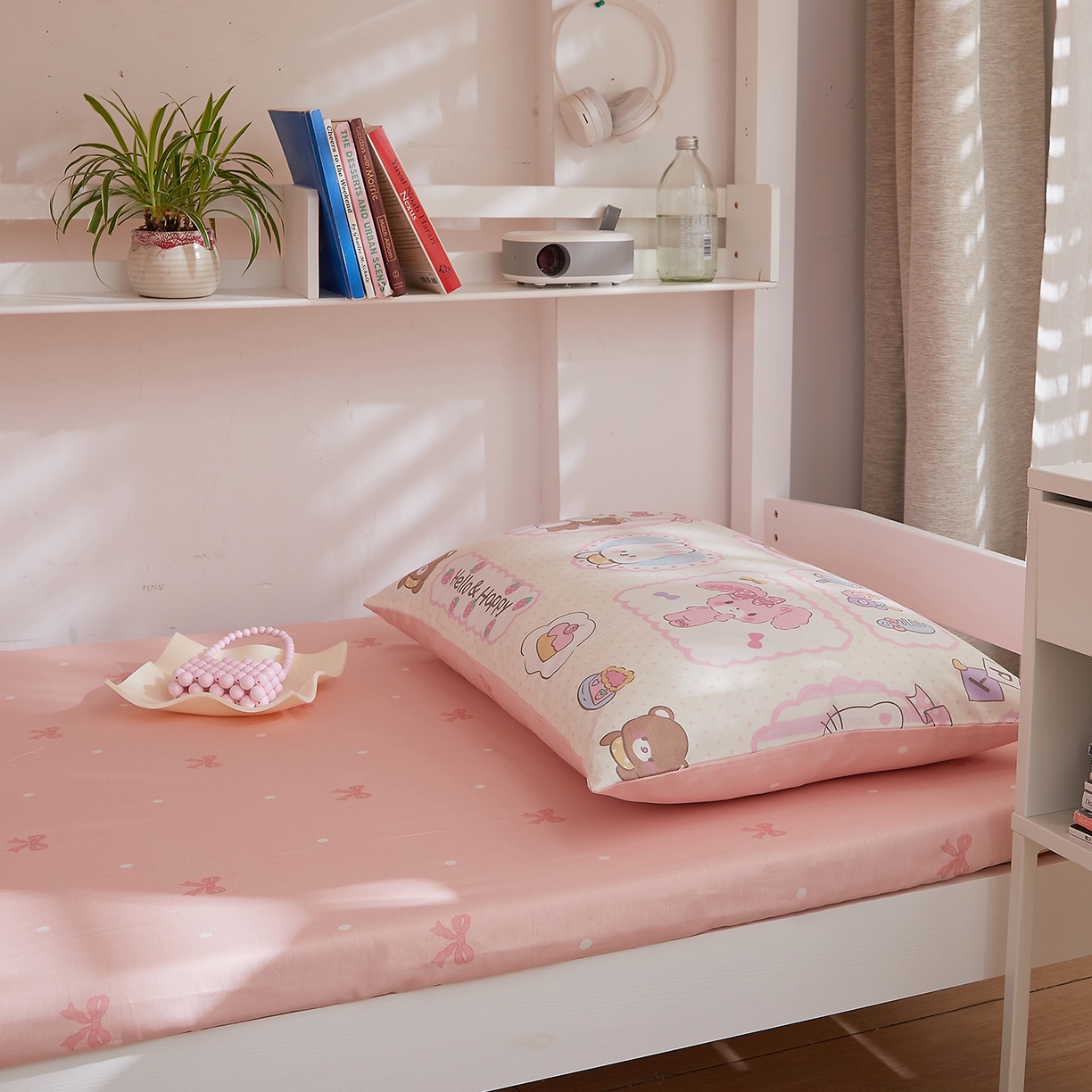 91家纺网 家纺一手货源 找家纺 DoDo 兜兜 2025新款全棉纯棉小清新卡通条格学生宿舍系列单品床笠 粉粉猫B版