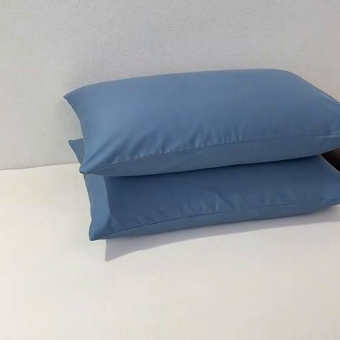 91家纺网 家纺一手货源 找家纺 暖季家纺 2025新款全棉13376单枕套系列 40-纯色宾利蓝