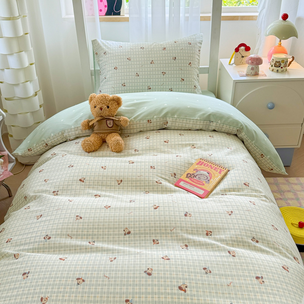 91家纺网 家纺一手货源 找家纺 慕尚家纺 2025新款13070全棉学生季全棉学生床三件套 绿格狗狗