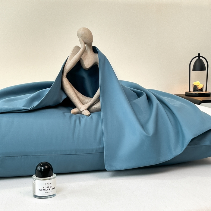 91家纺网 家纺一手货源 找家纺 暖季家纺 2025新款全棉13376单枕套系列 40-纯色宾利蓝