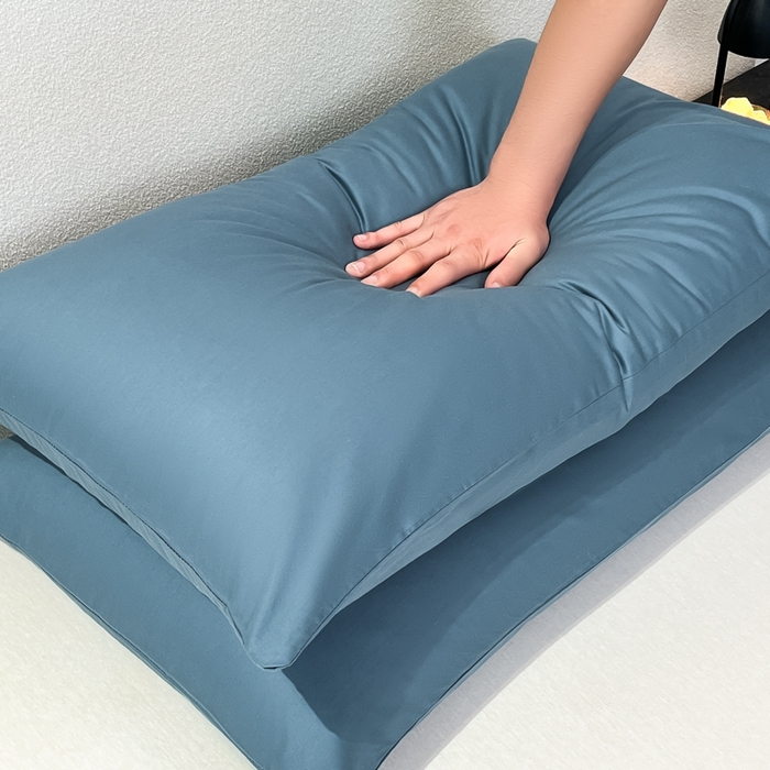 91家纺网 家纺一手货源 找家纺 暖季家纺 2025新款全棉13376单枕套系列 40-纯色宾利蓝