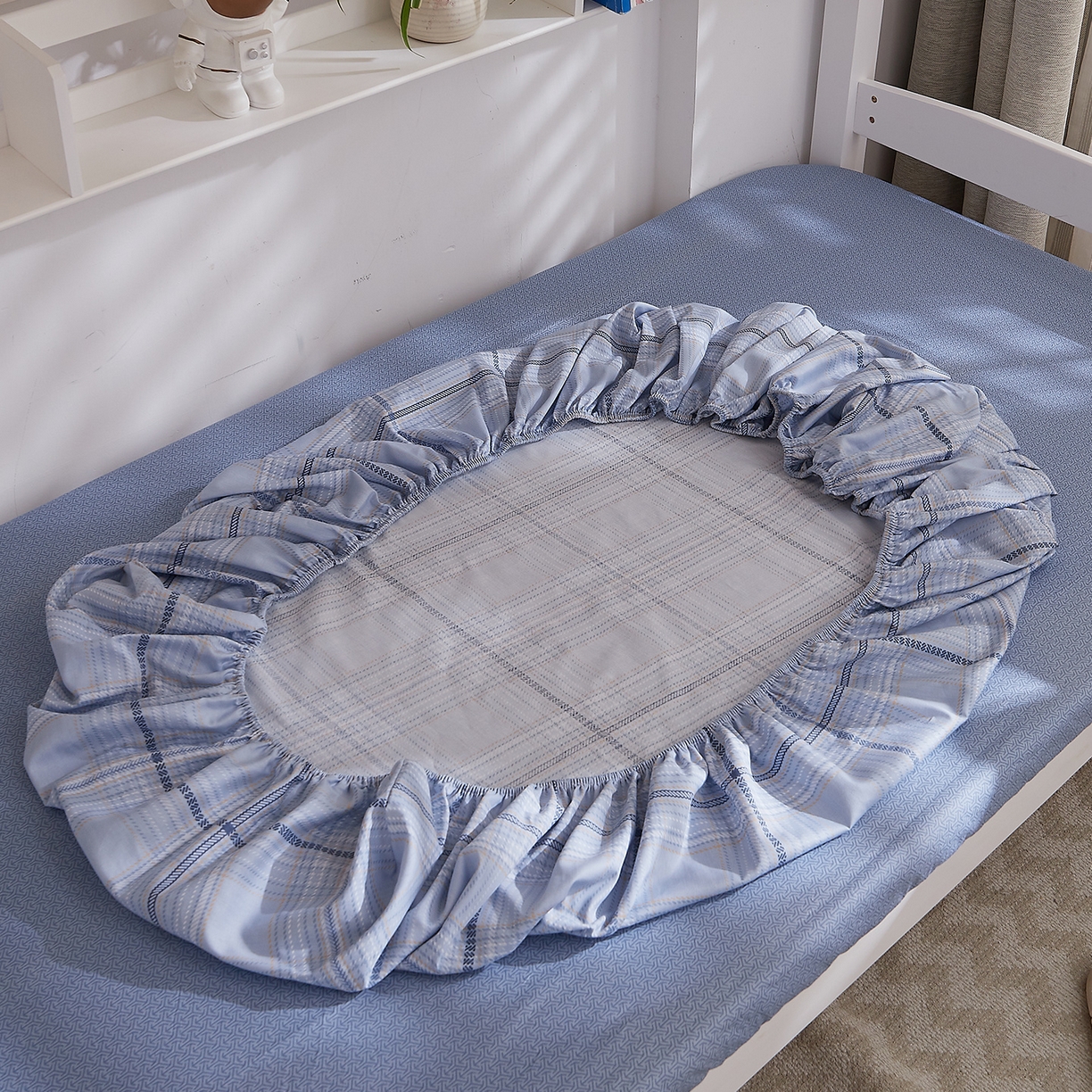 91家纺网 家纺一手货源 找家纺 DoDo 兜兜 2025新款全棉纯棉小清新卡通条格学生宿舍系列单品床笠 阿曼多A版