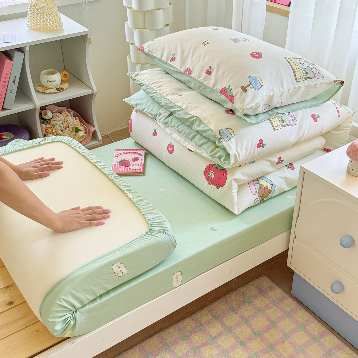 91家纺网 家纺一手货源 找家纺 慕尚家纺 2025新款13070全棉学生季全棉学生床三件套 草莓小樱桃