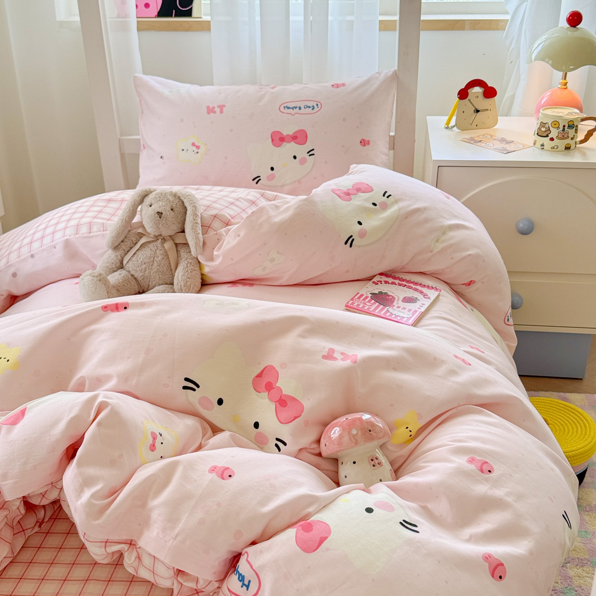 91家纺网 家纺一手货源 找家纺 慕尚家纺 2025新款13070全棉学生季全棉学生床三件套 kt猫和鱼