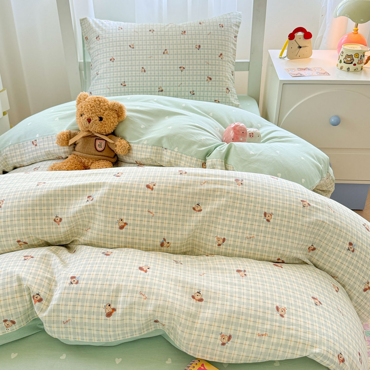 91家纺网 家纺一手货源 找家纺 慕尚家纺 2025新款13070全棉学生季全棉学生床三件套 绿格狗狗