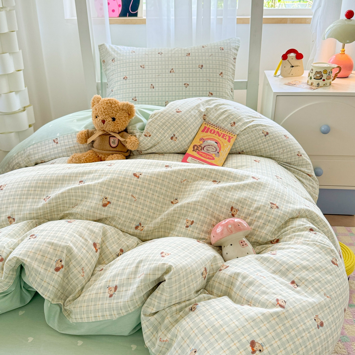 91家纺网 家纺一手货源 找家纺 慕尚家纺 2025新款13070全棉学生季全棉学生床三件套 绿格狗狗