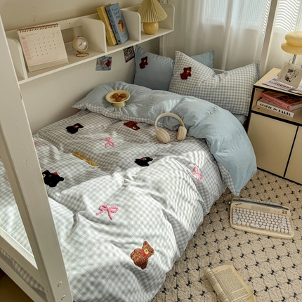 91家纺网 家纺一手货源 找家纺 （总）2025新款 985学姐推荐新款学生季宿舍可爱水洗棉毛巾绣四件套