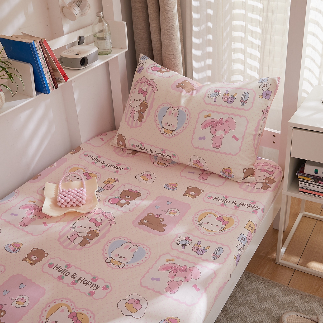 91家纺网 家纺一手货源 找家纺 DoDo 兜兜 2025新款全棉纯棉小清新卡通条格学生宿舍系列单品床笠 粉粉猫A版