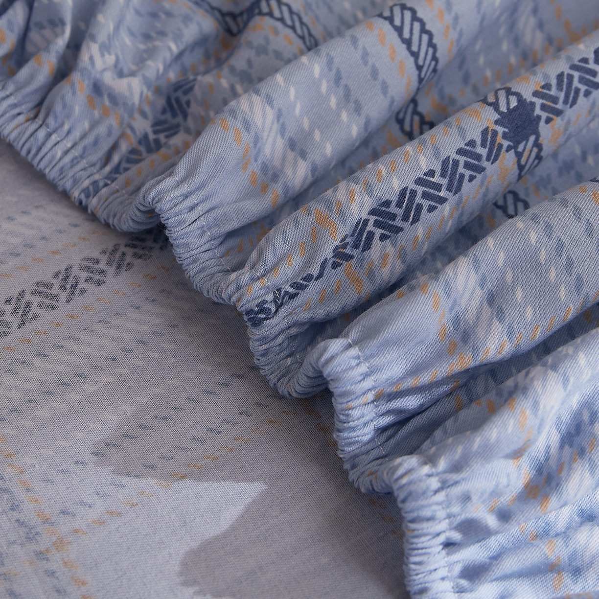 91家纺网 家纺一手货源 找家纺 DoDo 兜兜 2025新款全棉纯棉小清新卡通条格学生宿舍系列单品床笠 阿曼多A版