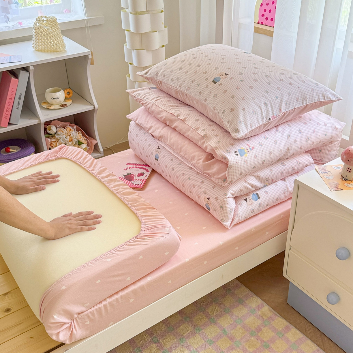 91家纺网 家纺一手货源 找家纺 慕尚家纺 2025新款13070全棉学生季全棉学生床三件套 粉格花