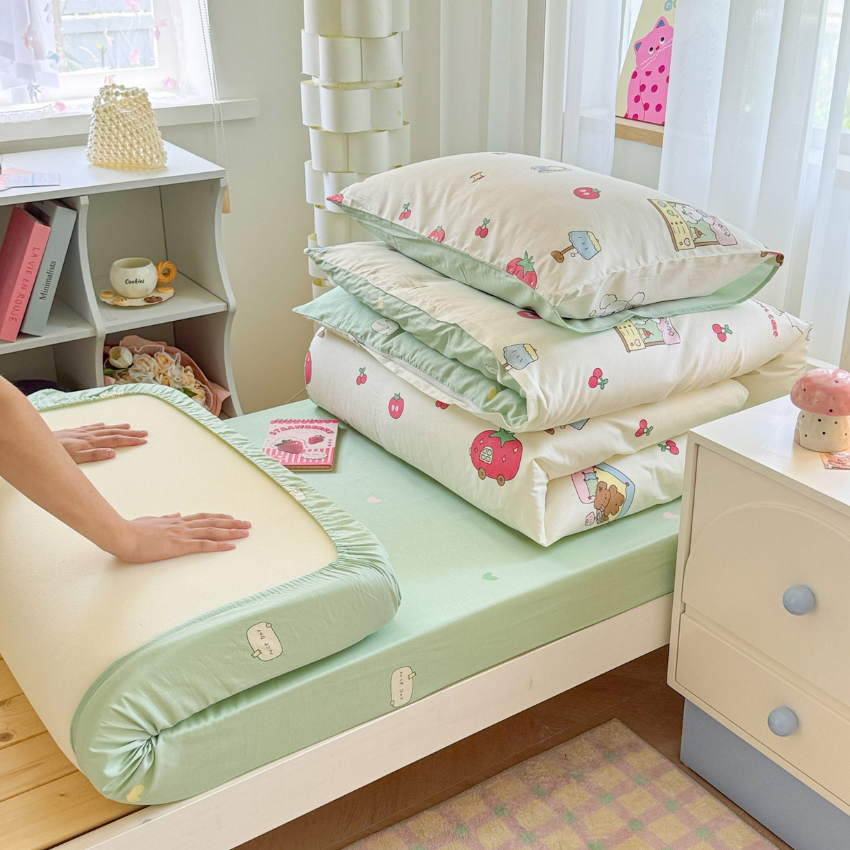 91家纺网 家纺一手货源 找家纺 慕尚家纺 2025新款13070全棉学生季全棉学生床三件套 草莓小樱桃