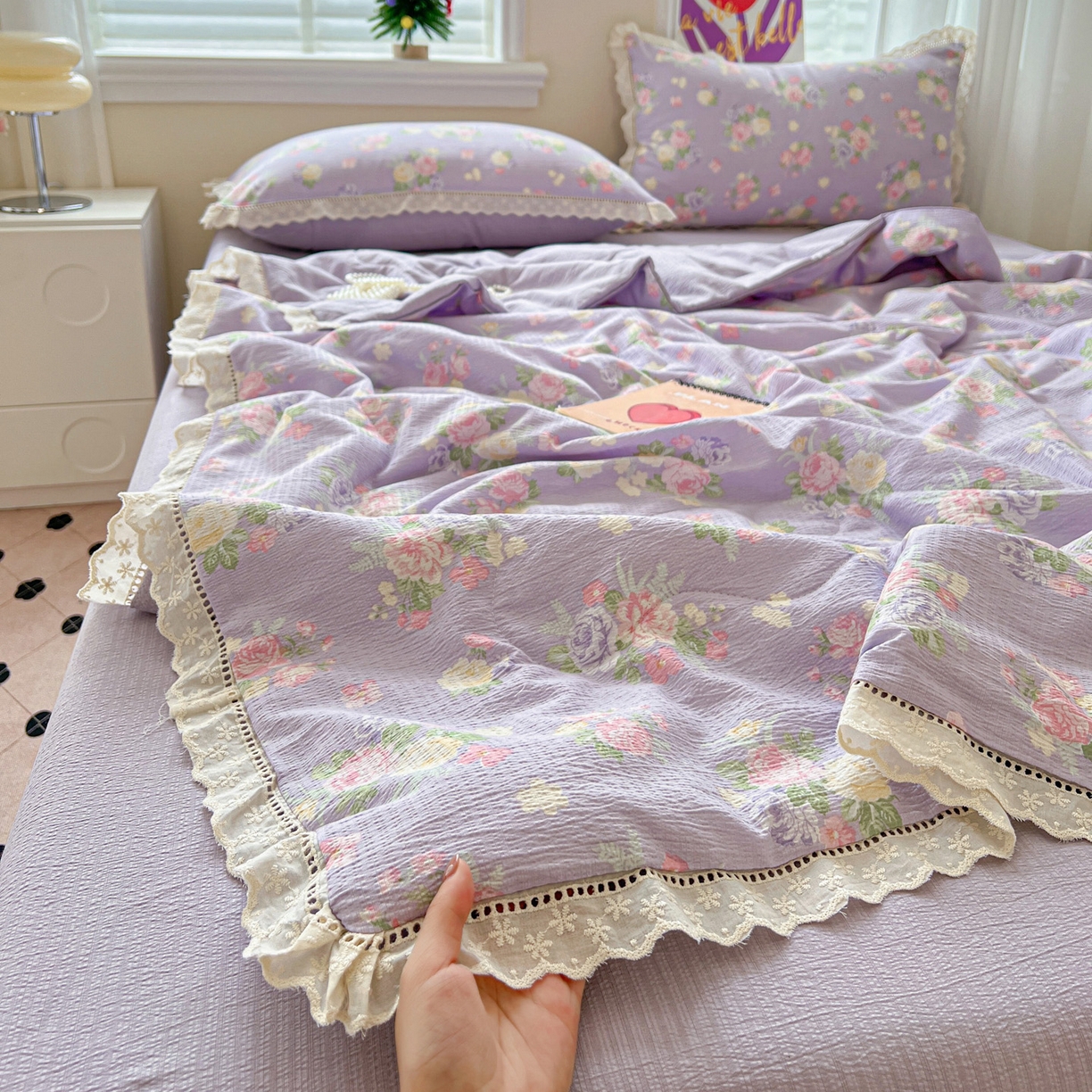 91家纺网 家纺一手货源 找家纺 2025新款云感皱皱纱全棉花边款夏被四件套 黎漫