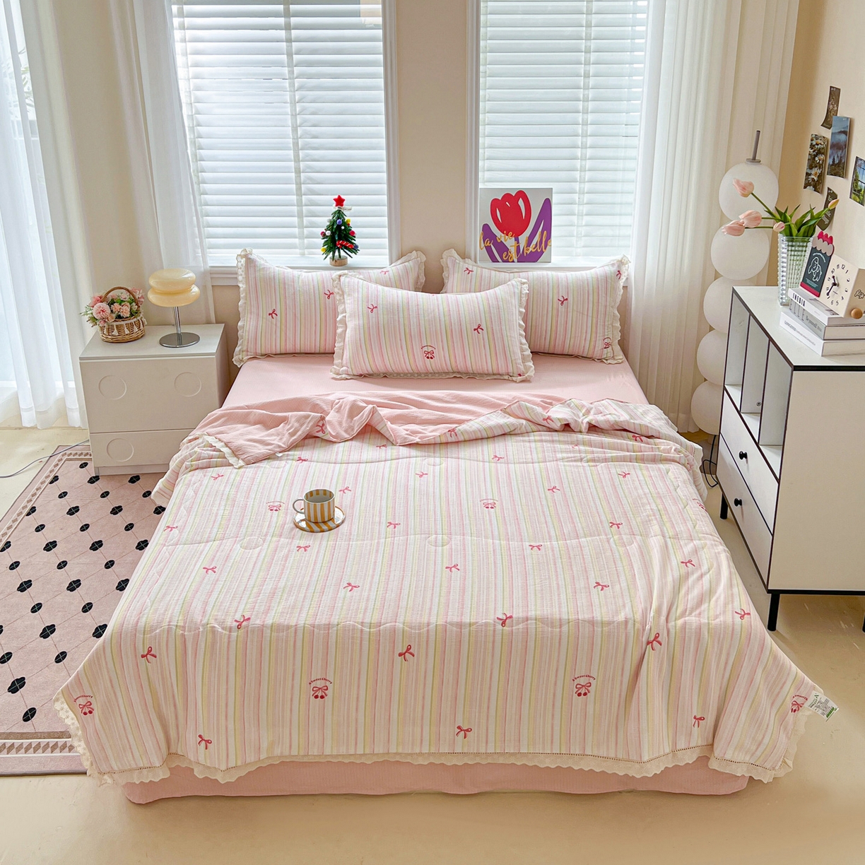 91家纺网 家纺一手货源 找家纺 2025新款云感皱皱纱全棉花边款夏被四件套 奶油泡芙