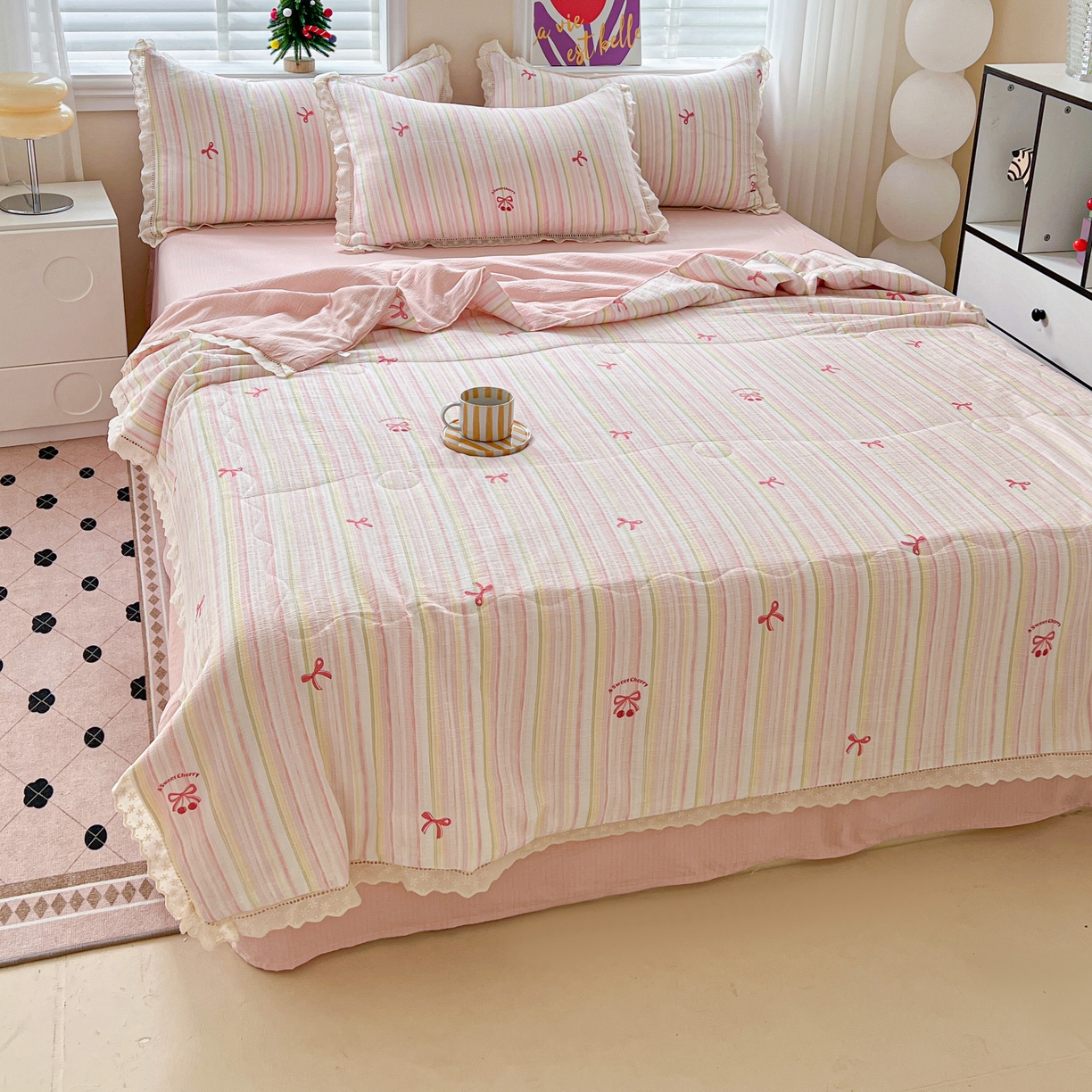 91家纺网 家纺一手货源 找家纺 2025新款云感皱皱纱全棉花边款夏被四件套 奶油泡芙