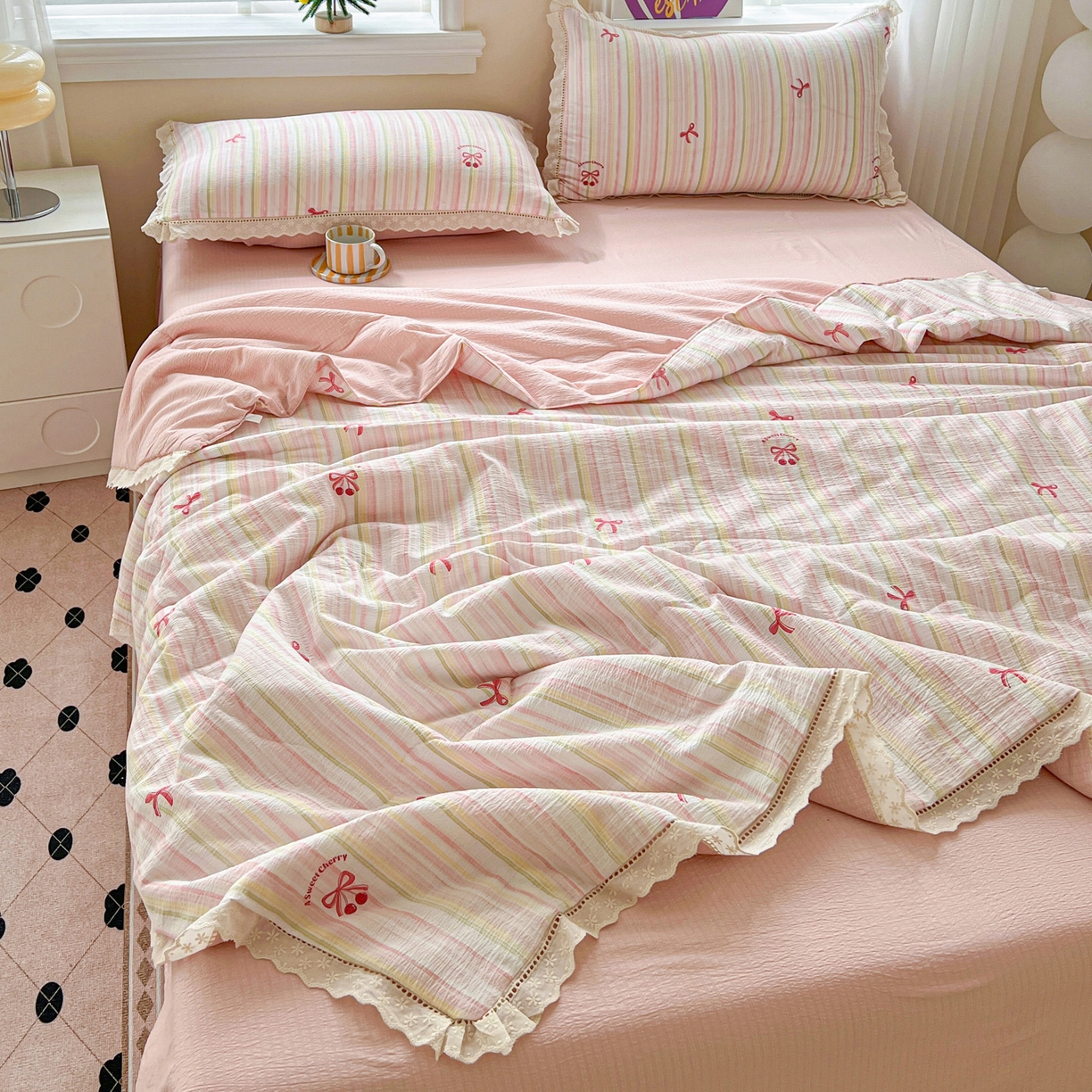 91家纺网 家纺一手货源 找家纺 2025新款云感皱皱纱全棉花边款夏被四件套 奶油泡芙