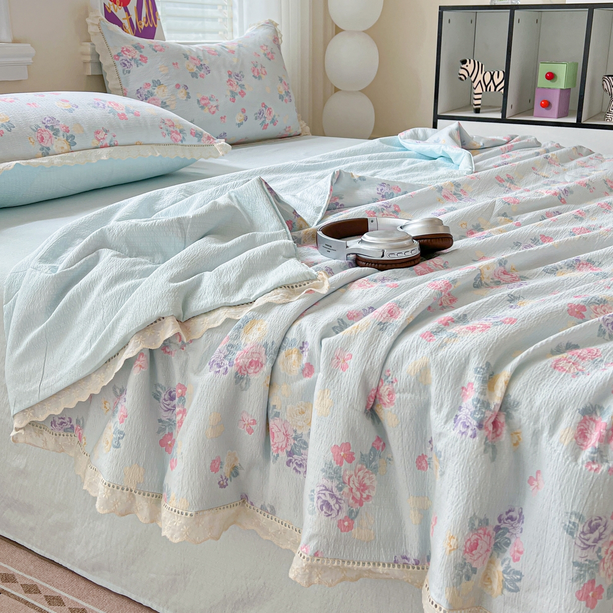 91家纺网 家纺一手货源 找家纺 2025新款云感皱皱纱全棉花边款夏被四件套 欧若拉