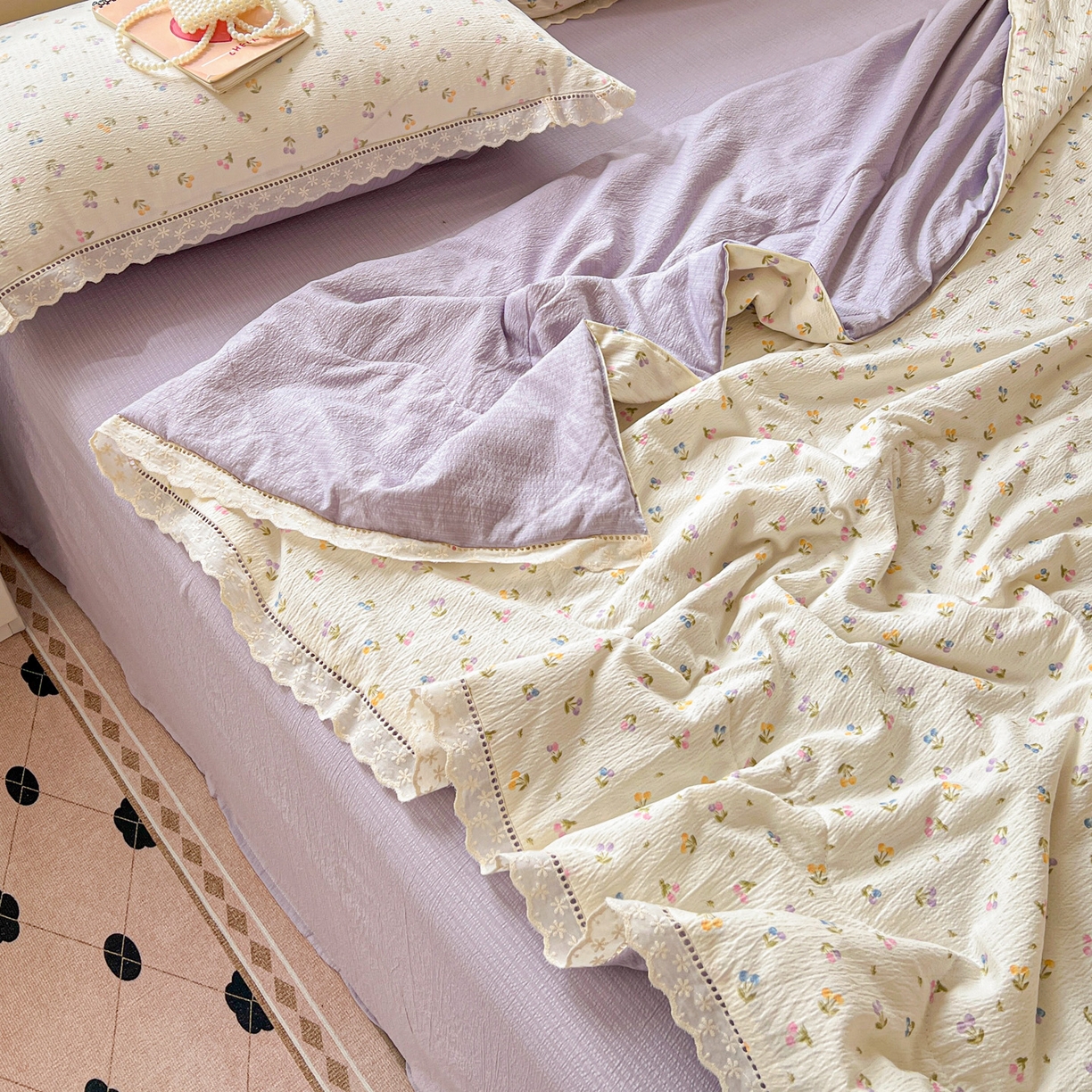 91家纺网 家纺一手货源 找家纺 2025新款云感皱皱纱全棉花边款夏被四件套 甜茶