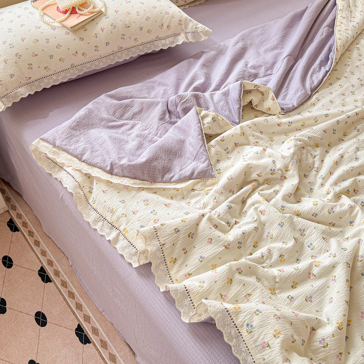 91家纺网 家纺一手货源 找家纺 2025新款云感皱皱纱全棉花边款夏被四件套 甜茶