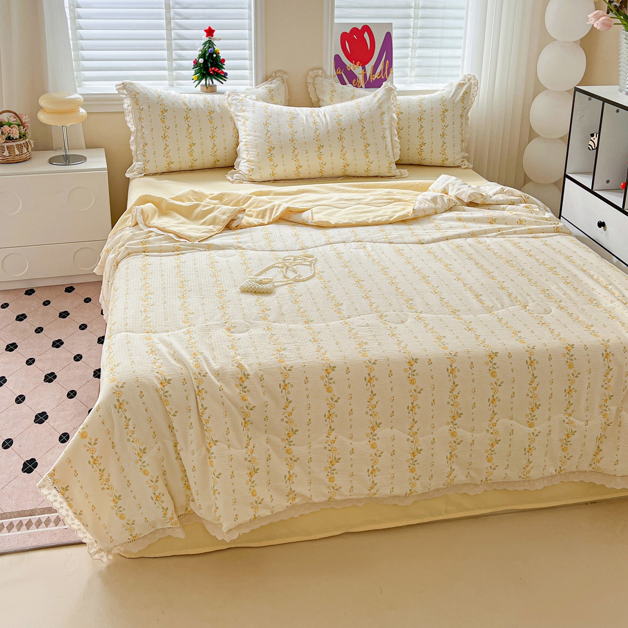 91家纺网 家纺一手货源 找家纺 2025新款云感皱皱纱全棉花边款夏被四件套 小晴天