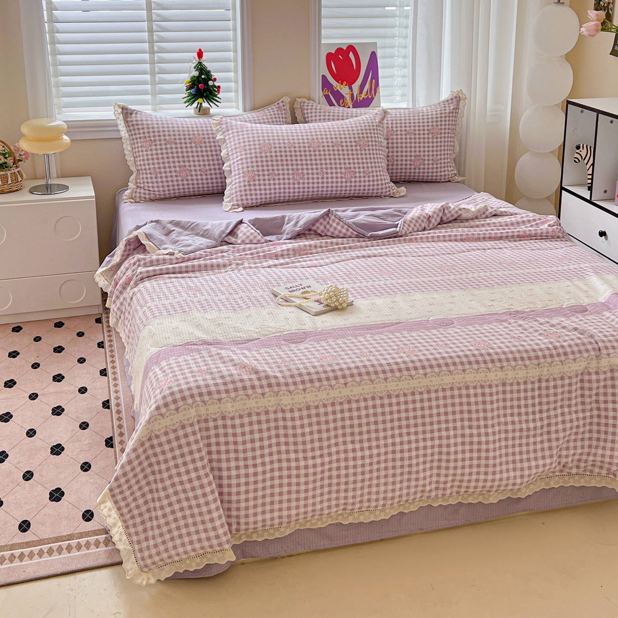 91家纺网 家纺一手货源 找家纺 2025新款云感皱皱纱全棉花边款夏被四件套 芋泥紫小格