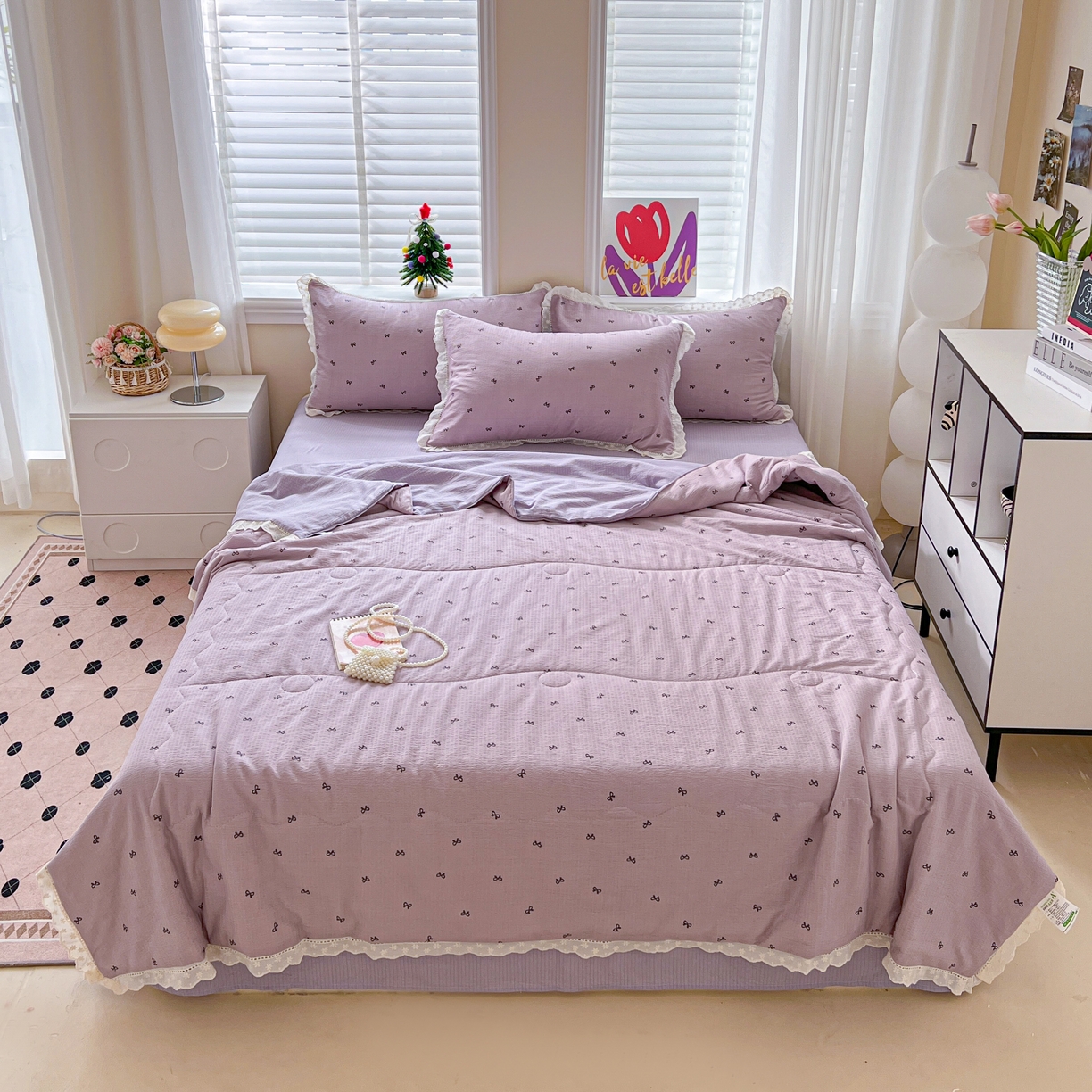 91家纺网 家纺一手货源 找家纺 2025新款云感皱皱纱全棉花边款夏被四件套 紫色蝴蝶结