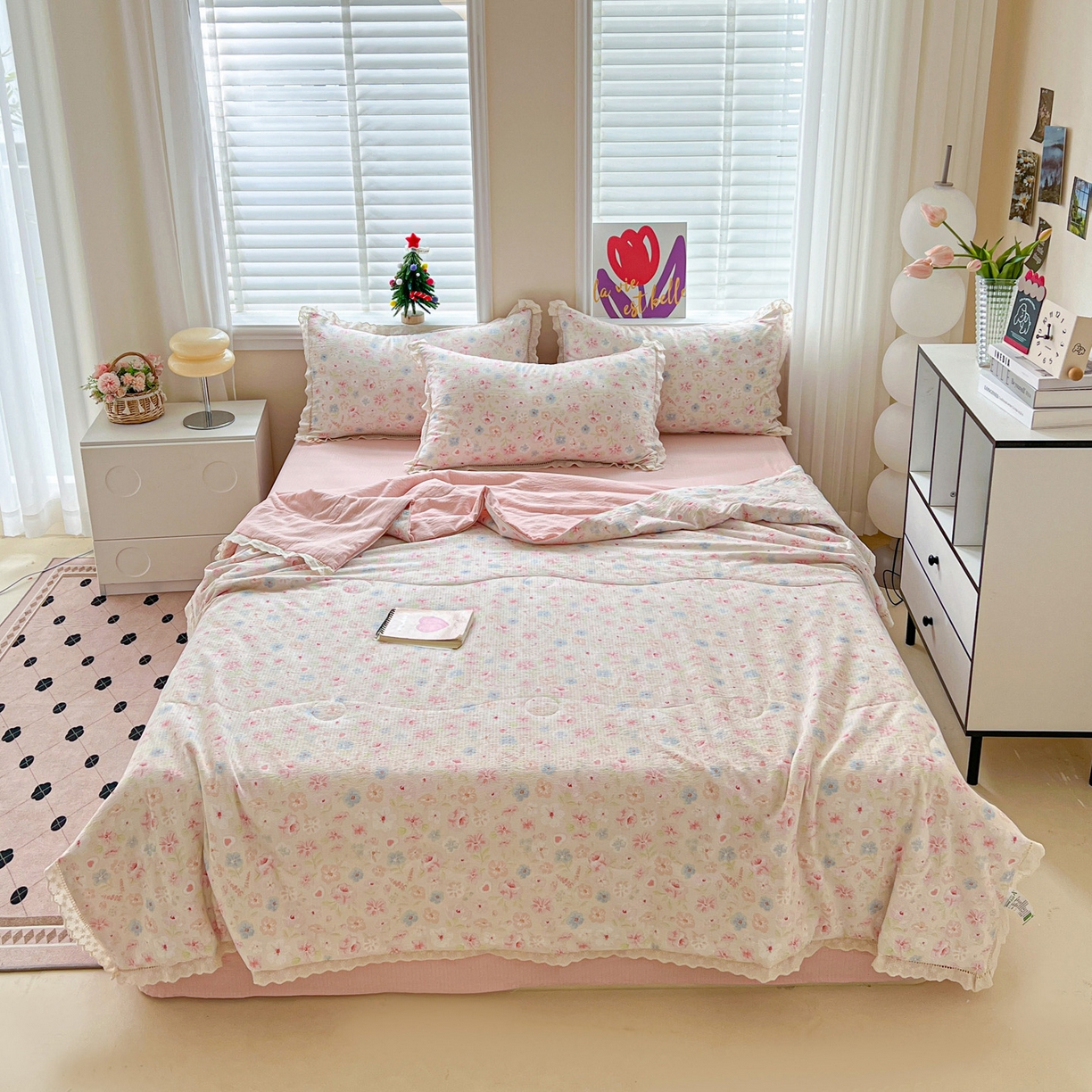 91家纺网 家纺一手货源 找家纺 2025新款云感皱皱纱全棉花边款夏被四件套  白月光