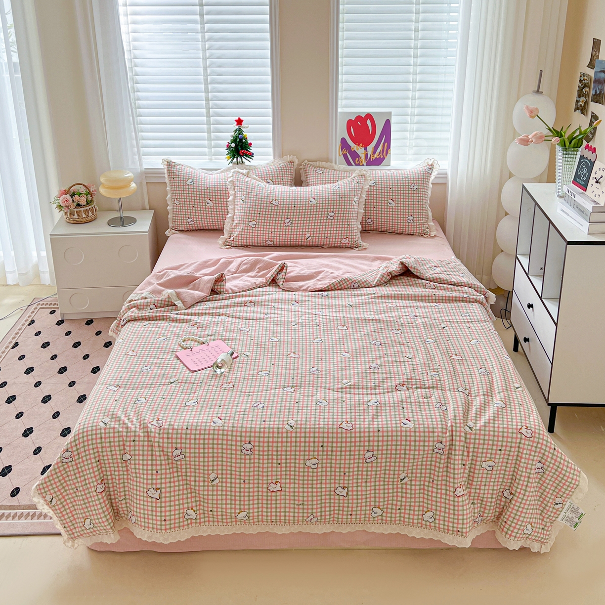 91家纺网 家纺一手货源 找家纺 2025新款云感皱皱纱全棉花边款夏被四件套 格格西高地