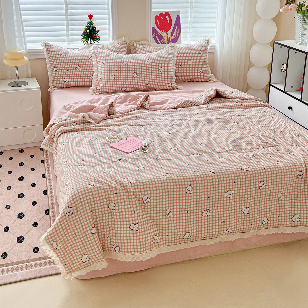 91家纺网 家纺一手货源 找家纺 2025新款云感皱皱纱全棉花边款夏被四件套 格格西高地