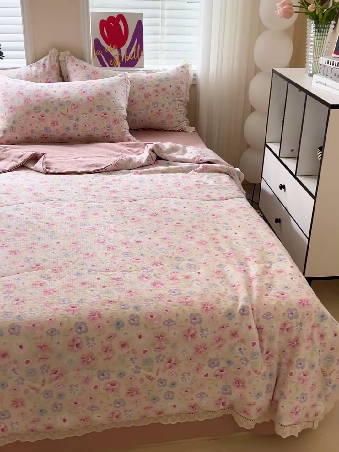 91家纺网 家纺一手货源 找家纺 2025新款云感皱皱纱全棉花边款夏被四件套  白月光