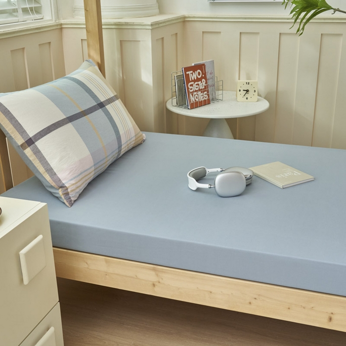 91家纺网 家纺一手货源 找家纺 寐绸2025家纺学生季床单床笠 浅蓝