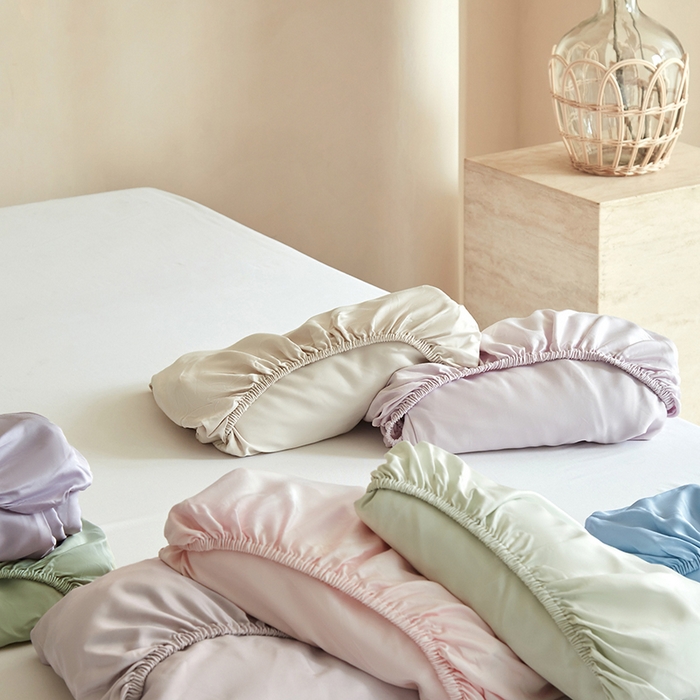 91家纺网 家纺一手货源 找家纺 轩和家居 2025新款天竹60支竹浆纤维A类婴幼儿级别天然抗菌抑菌系列床笠单件-单床笠 组合图仅供展示