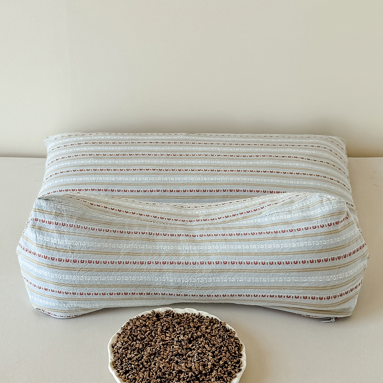 91家纺网 家纺一手货源 找家纺 云熙枕业 2025新款全棉三角方形连体纯荞麦牵引枕枕头枕芯 三角荞麦枕-灰色 三角枕16x35+方枕20x35+高度10-15cm/只