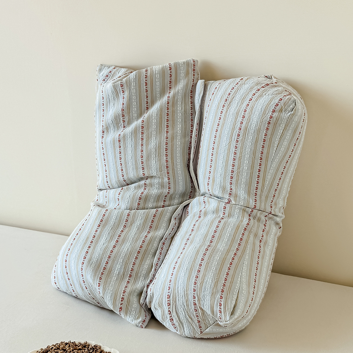 91家纺网 家纺一手货源 找家纺 云熙枕业 2025新款全棉三角方形连体纯荞麦牵引枕枕头枕芯 三角荞麦枕-灰色 三角枕16x35+方枕20x35+高度10-15cm/只