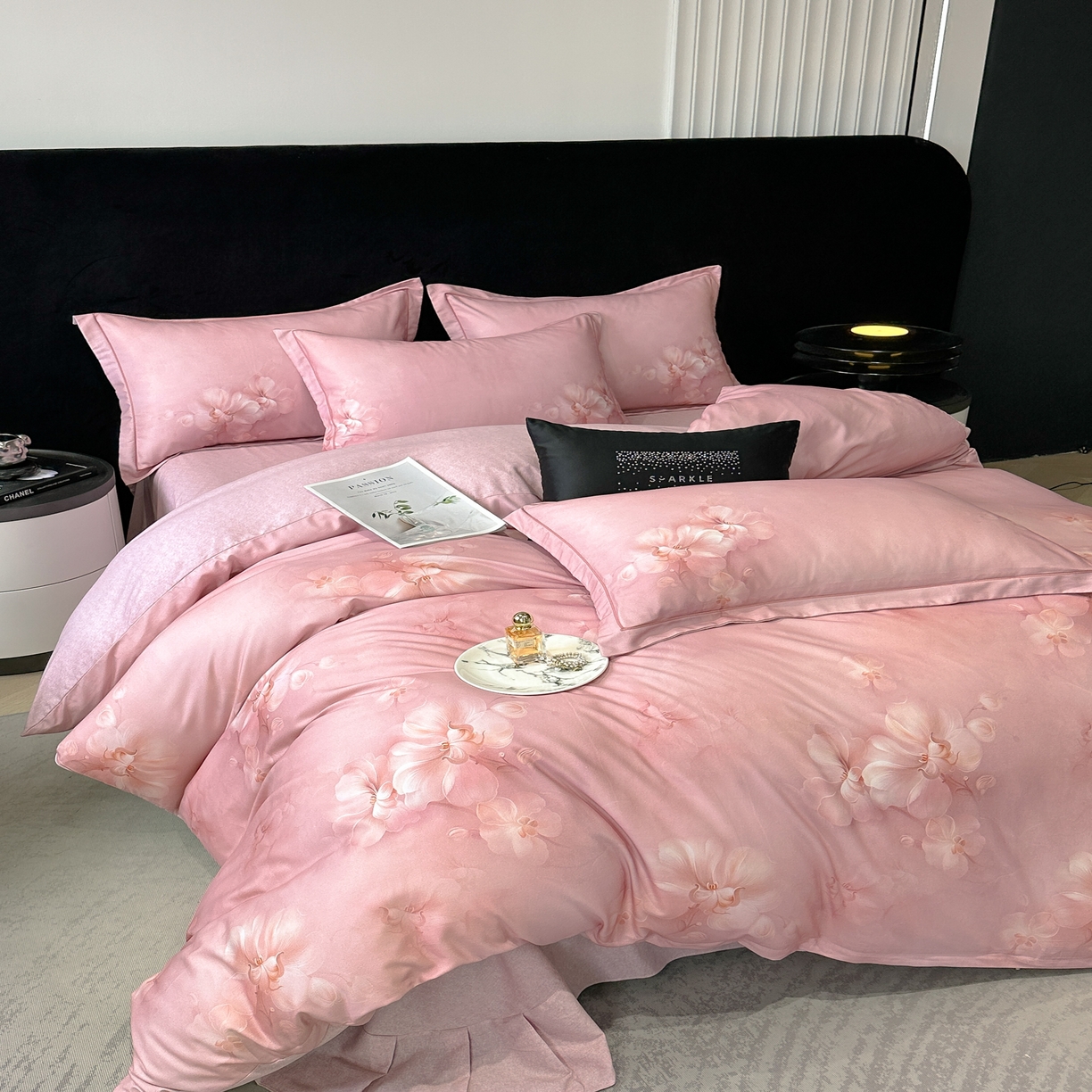 91家纺网 家纺一手货源 找家纺 喜四方 2025新款加厚天丝棉磨毛数码印花四件套 爱之花舍-粉