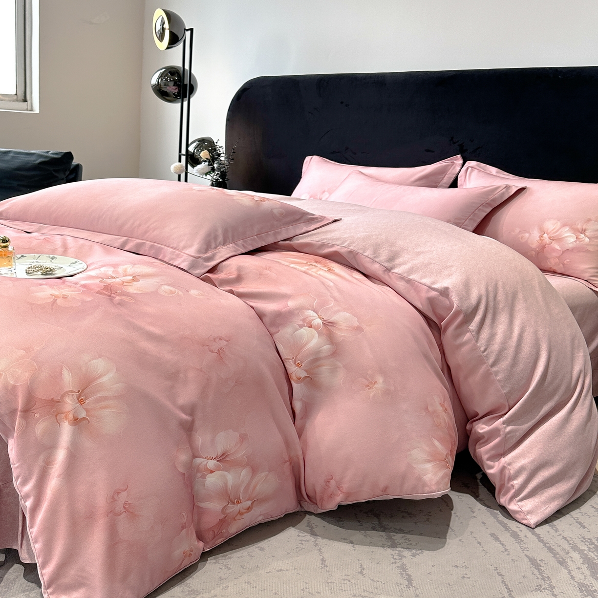 91家纺网 家纺一手货源 找家纺 喜四方 2025新款加厚天丝棉磨毛数码印花四件套 爱之花舍-粉