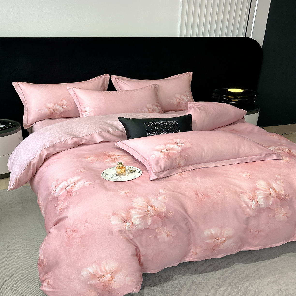 91家纺网 家纺一手货源 找家纺 喜四方 2025新款加厚天丝棉磨毛数码印花四件套 爱之花舍-粉