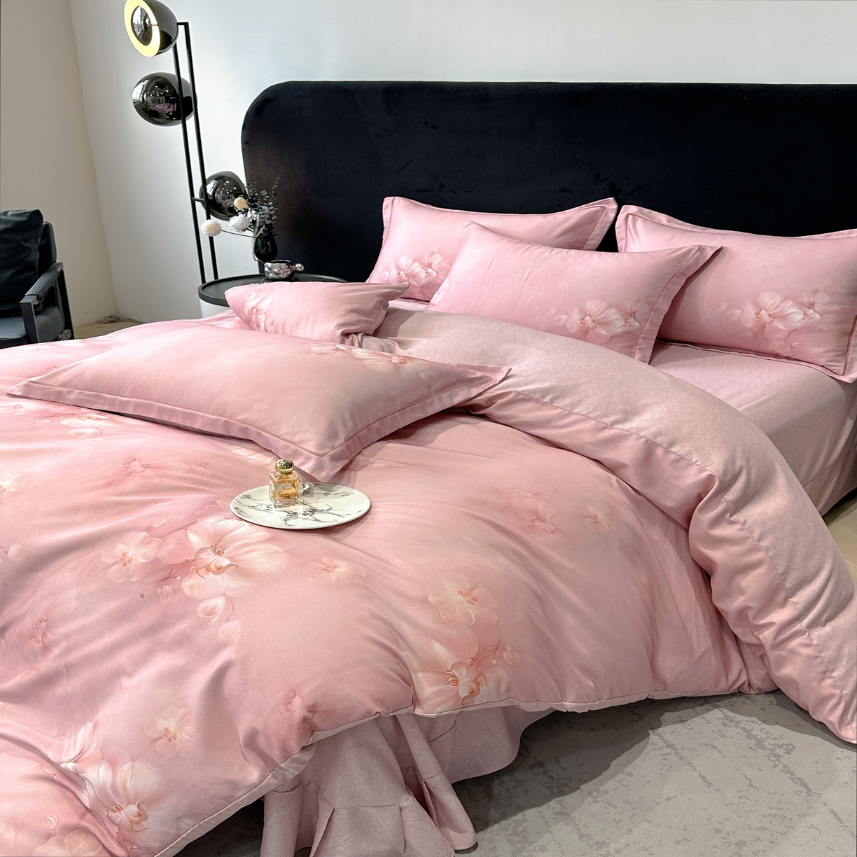 91家纺网 家纺一手货源 找家纺 喜四方 2025新款加厚天丝棉磨毛数码印花四件套 爱之花舍-粉