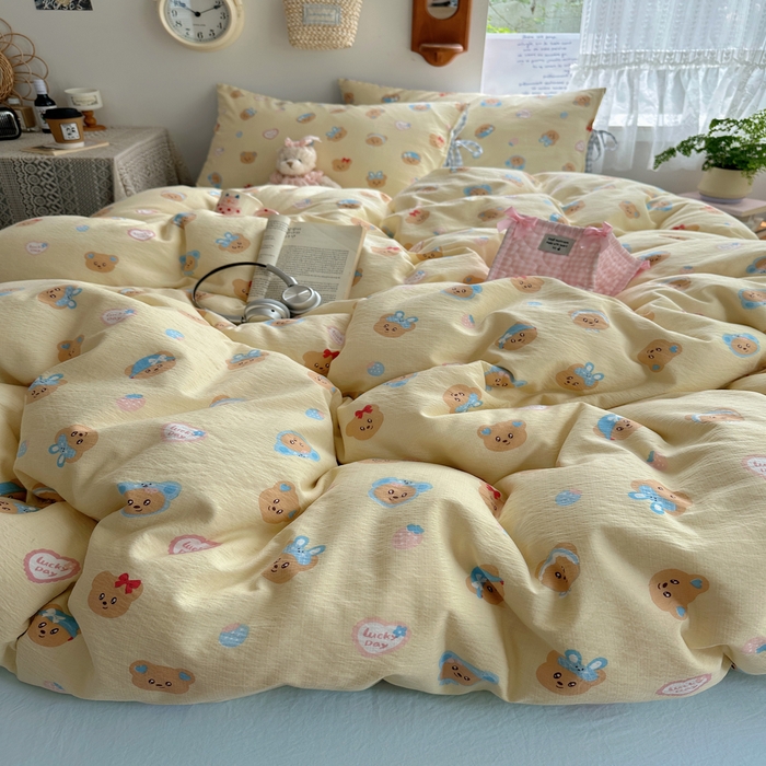 91家纺网 家纺一手货源 找家纺 轻奢坊 2025新款卡通绑带款四件套 可爱小熊