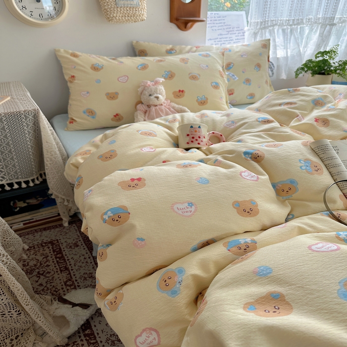 91家纺网 家纺一手货源 找家纺 轻奢坊 2025新款卡通绑带款四件套 可爱小熊